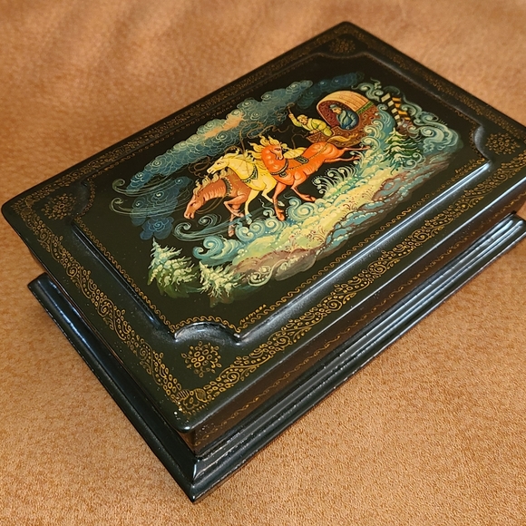 Jewelry Box Russian Lacquer hand painted - Picture 11 of 16